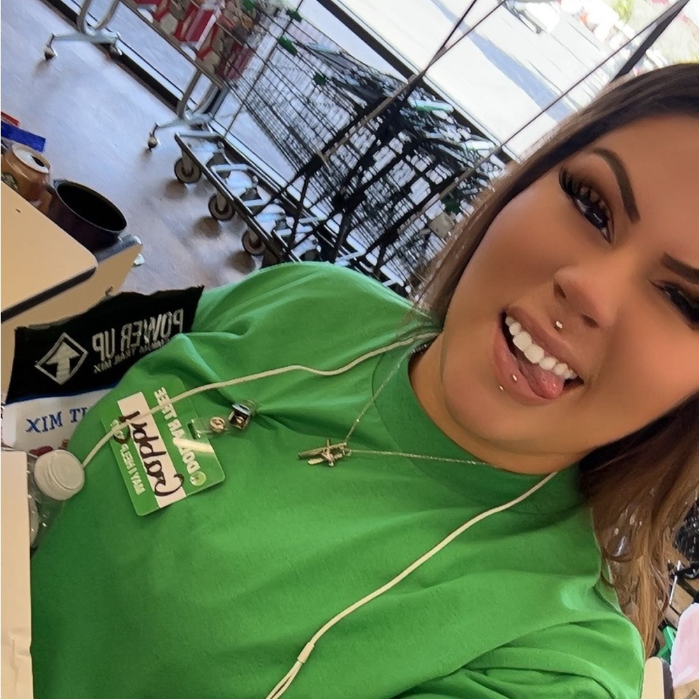 Meet your Posher, Gabriela
